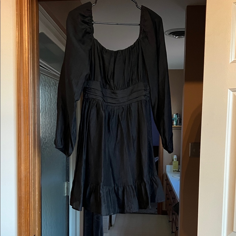 Chic Long Sleeve Black Dress